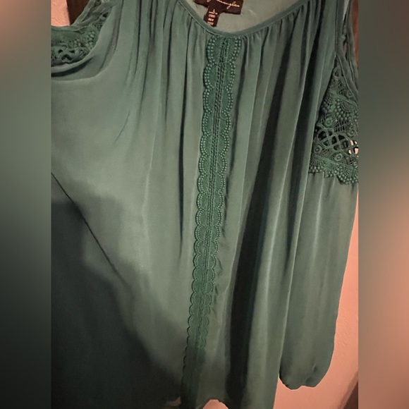 City Triangles Women’s Cold Shoulder Dress - Picture 7 of 8